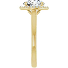 The Classic Halo Engagement Ring | Round | 2 ¼ CTW