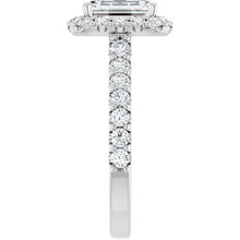 The Iconic Pavé Halo Engagement Ring | Emerald | 2 ¾ CTW