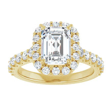 The Iconic Pavé Halo Engagement Ring | Emerald | 2 ¾ CTW