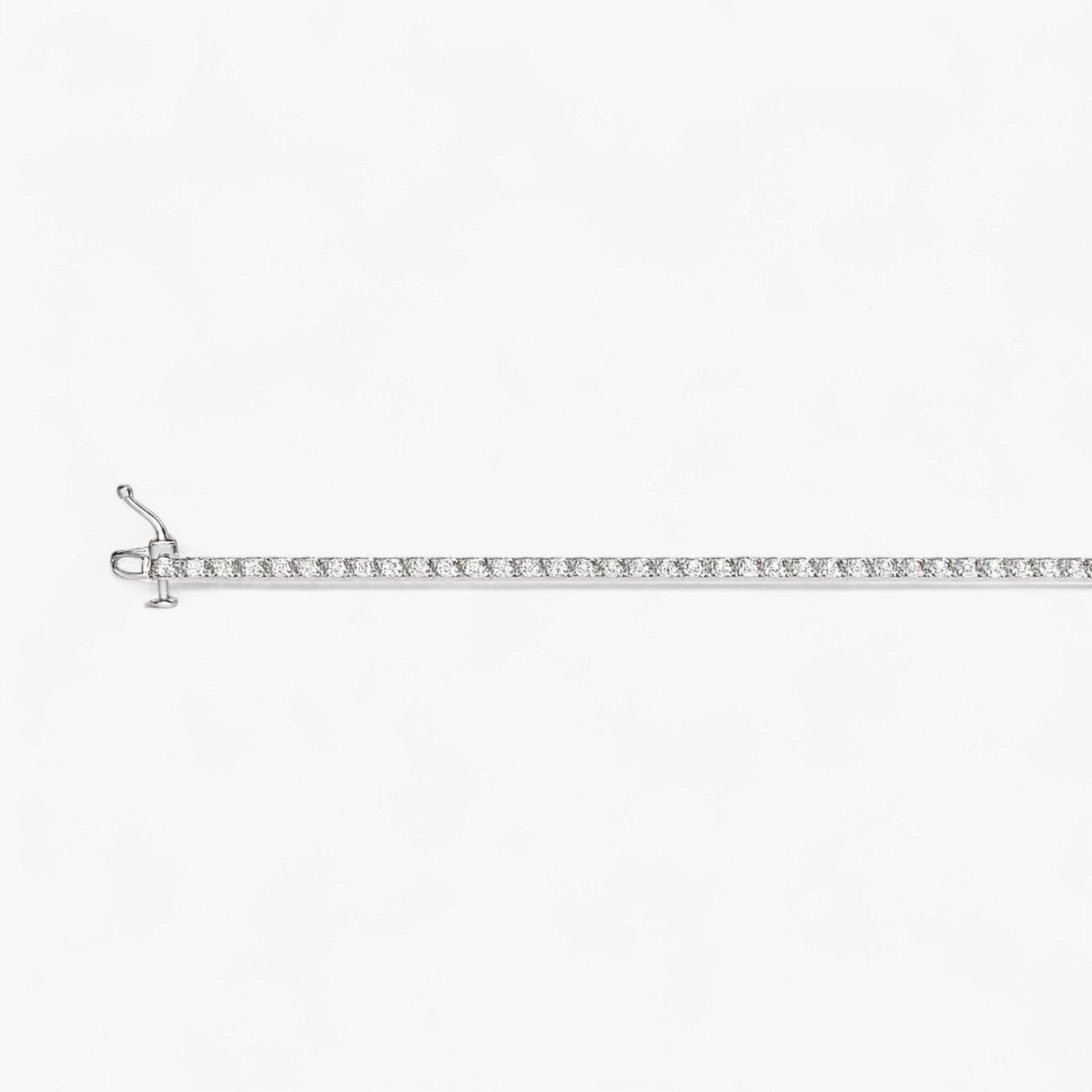 The Lightweight Tennis Bracelet