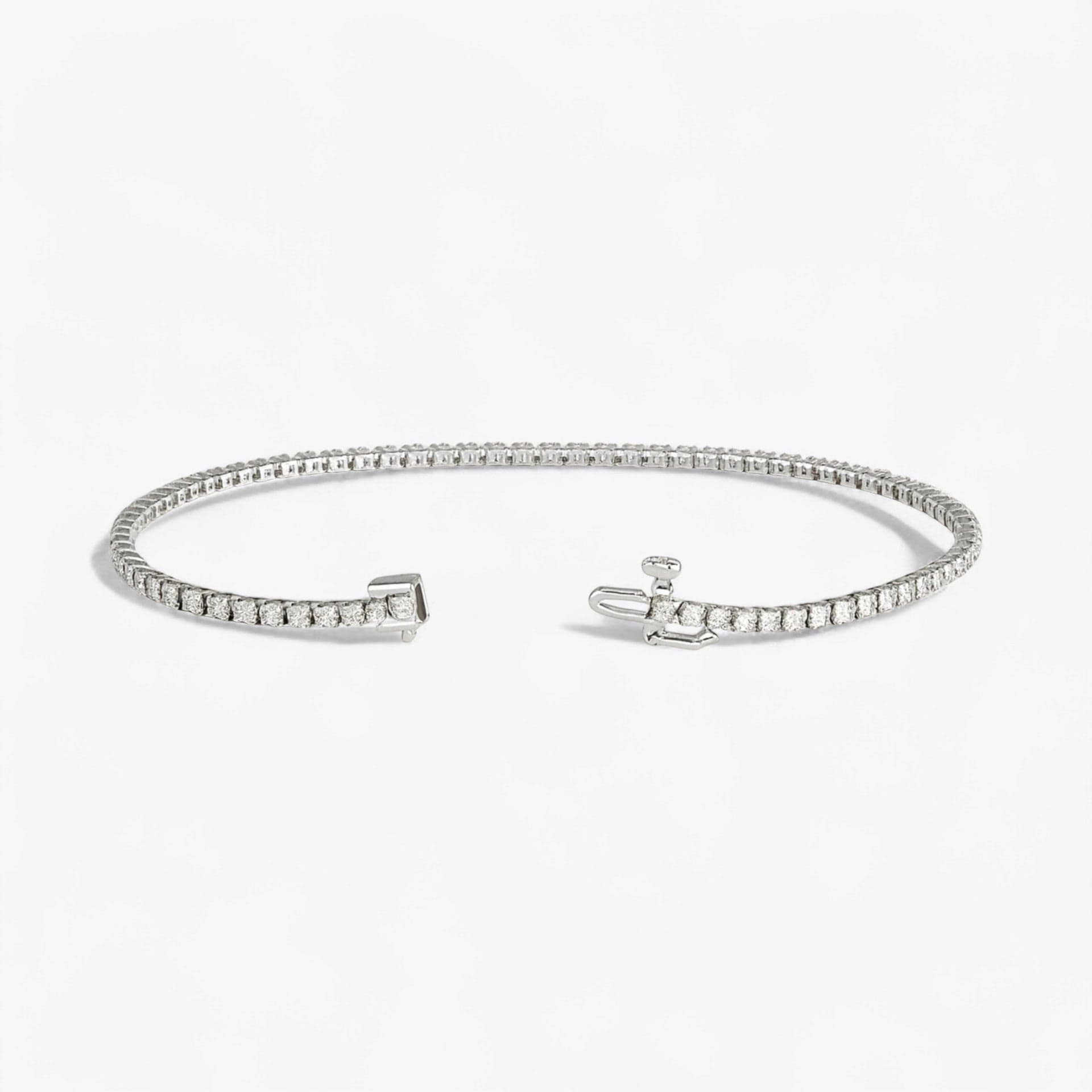 The Lightweight Tennis Bracelet