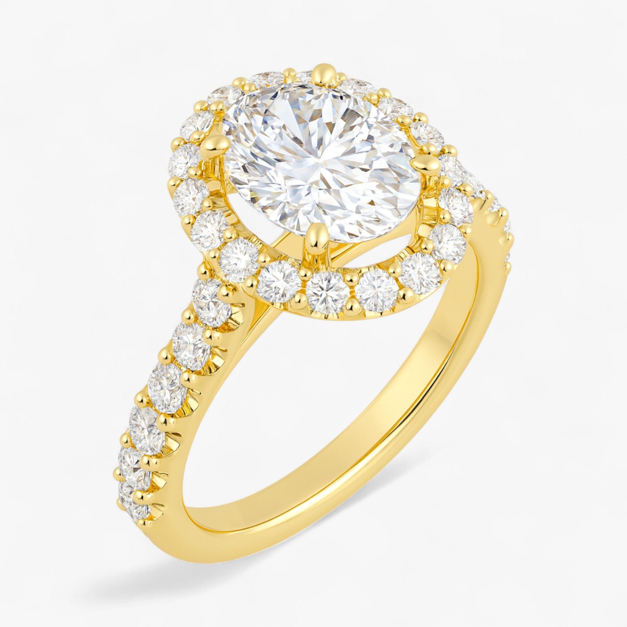 The Iconic Pavé Halo Engagement Ring | Oval