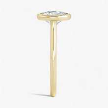 The Classic Bezel Engagement Ring | Round